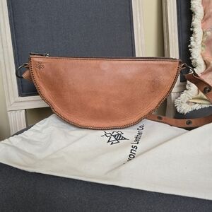 Lyons Leather Biggy Bee Convertible Bag